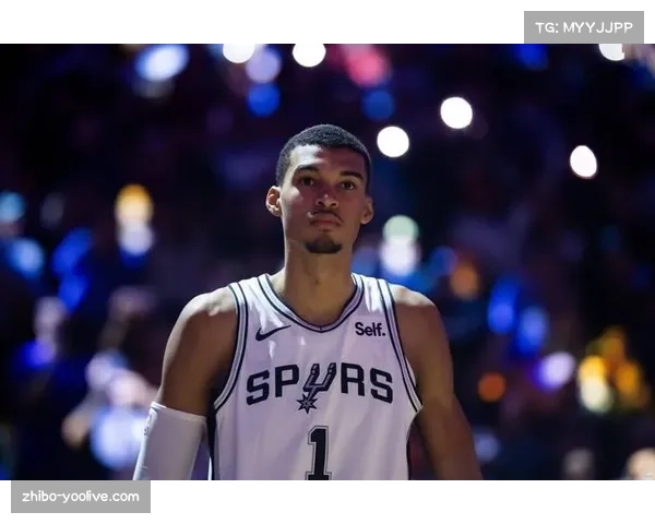 文班亚马高效砍下17分12篮板4盖帽被传身高或增至七尺七引热议